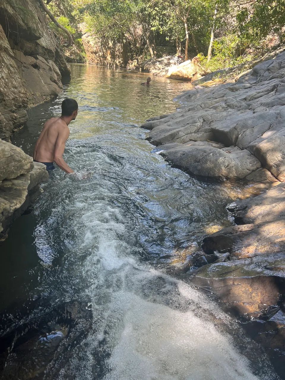Vendo sítio de 24 alqueiros rico em água a apenas 18km da cidade de Minaçu Go - Foto 6