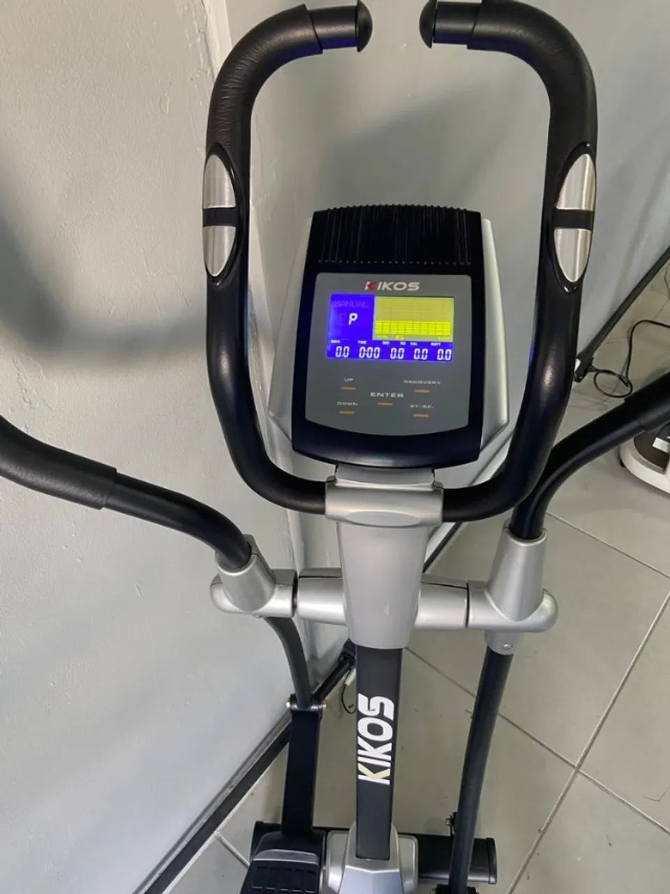Elíptico Kikos 9200  - Foto 4