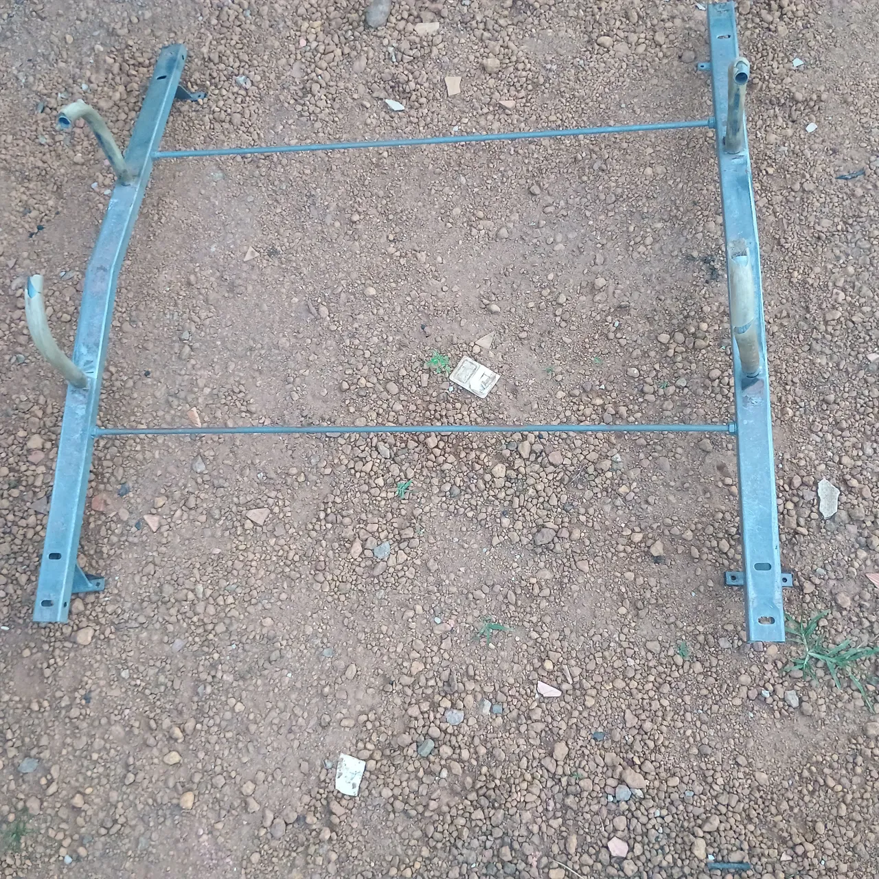 Grade/Suporte de teto automotivo
