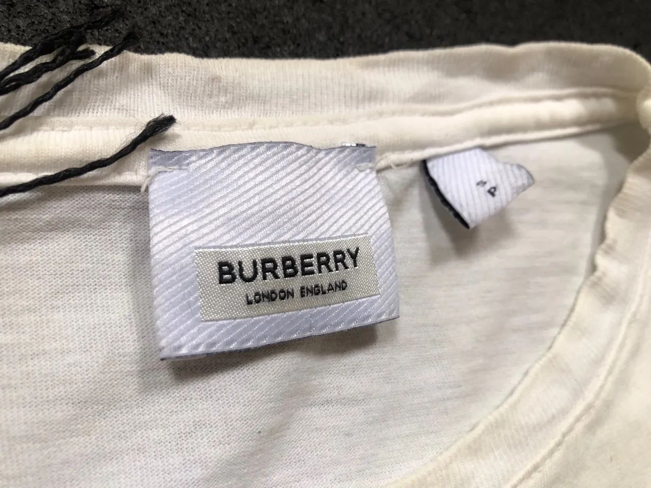 Camiseta Burberry Original Tamanho P, comprada de Londres - Foto 3