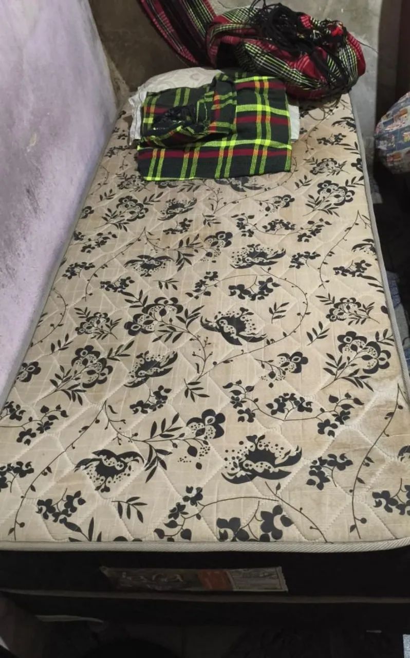 Cama sem colchão