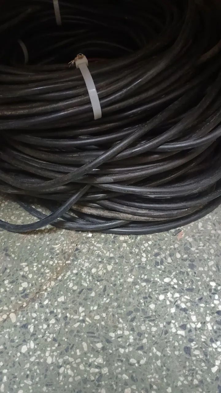 Cabo PP 4×4mm São 25 metros por $ 200