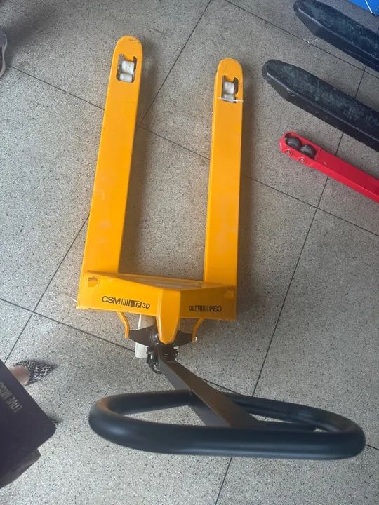 Transpaleteira manual 3Ton para transporte de cargas