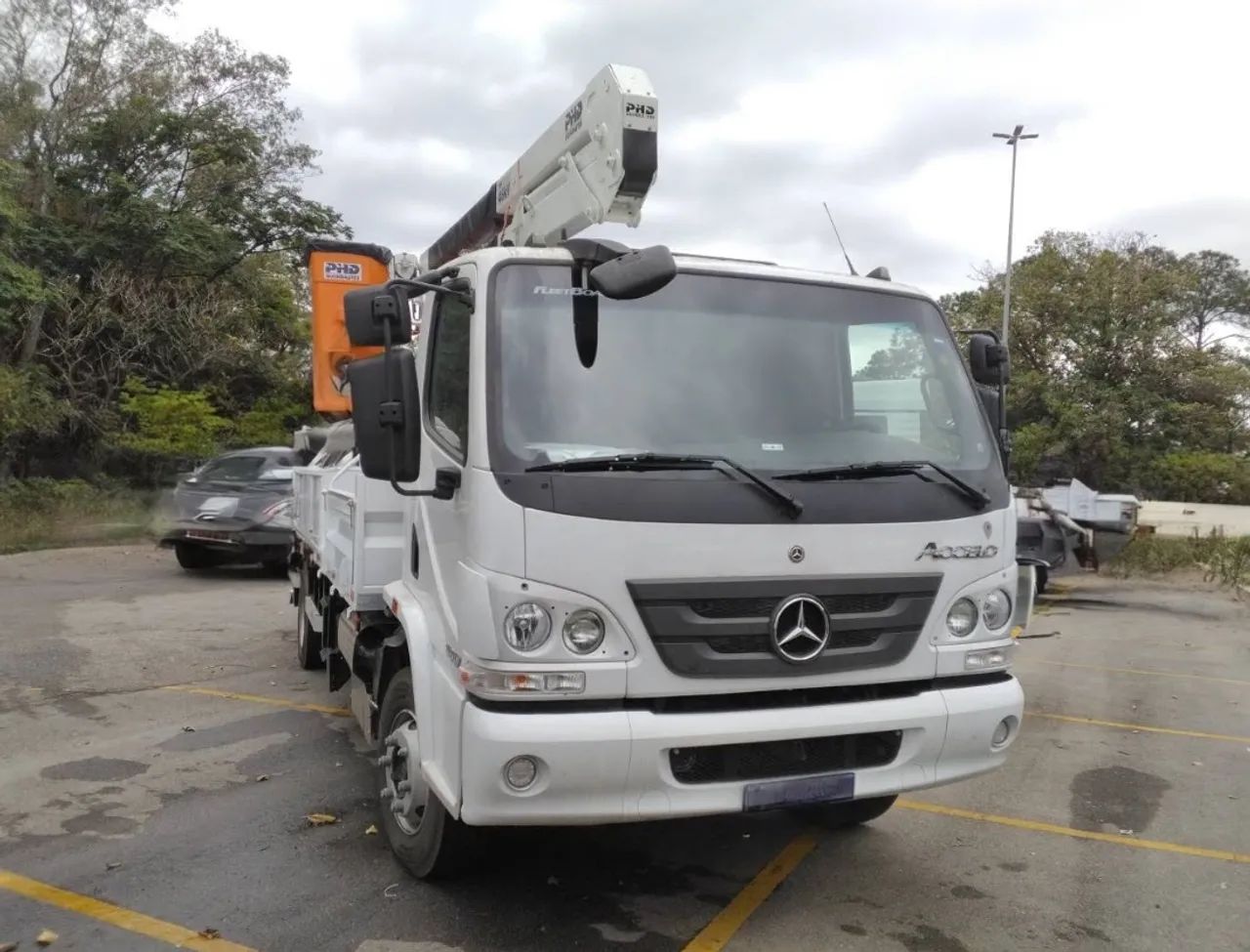 MB Accelo 1017 ano 2024 com Cesto Aéreo duplo, em SP - Foto 2