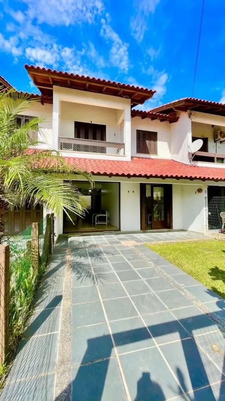 Casa para Venda em Tramandaí, Centro, 3 dormitórios, 1 suíte, 2 banheiros, 2 vagas
