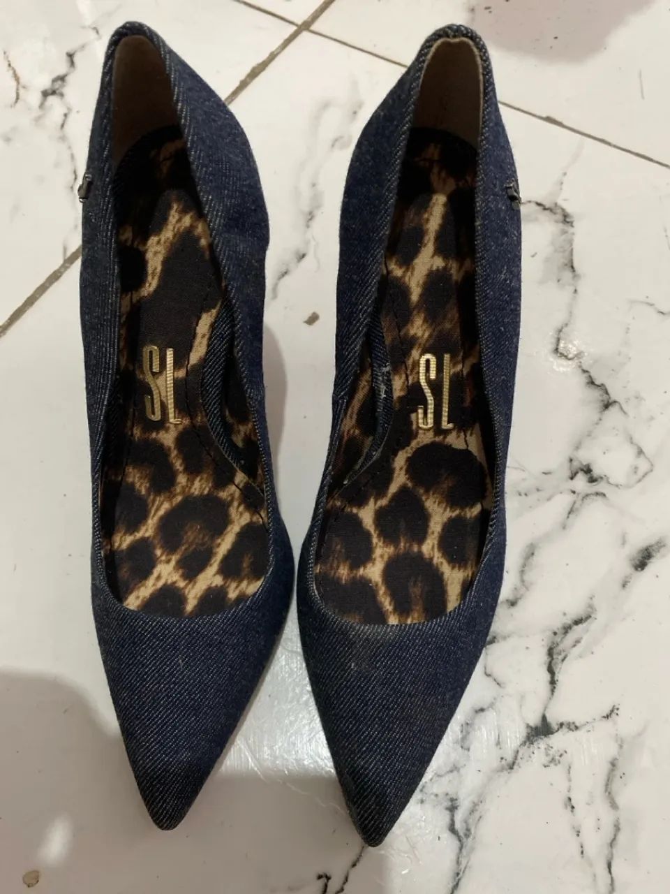 Scarpin Jeans com Detalhes