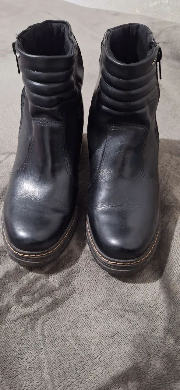 Botas de couro pretas com salto bloco - Foto 3