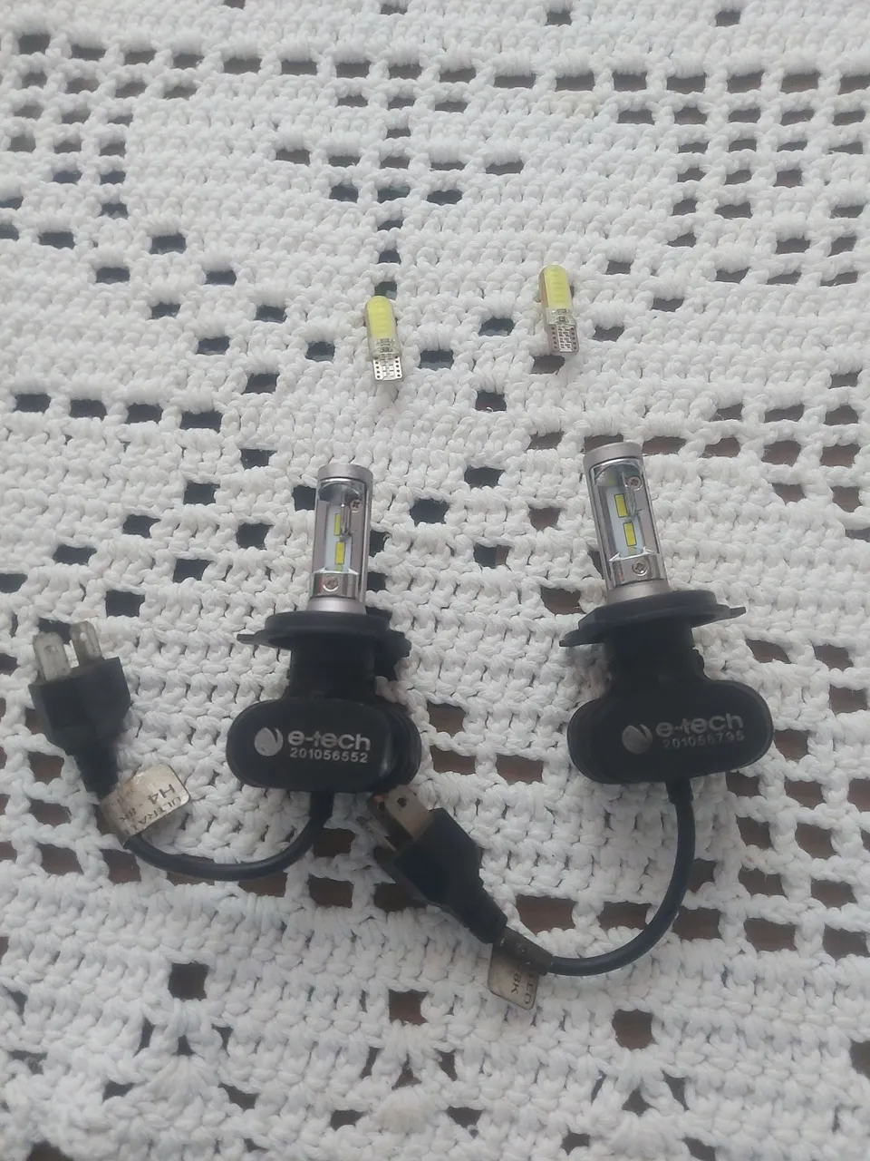 Kit Farol LED H4 E-Tech + Lâmpadas T10 - Iluminação Automotiva