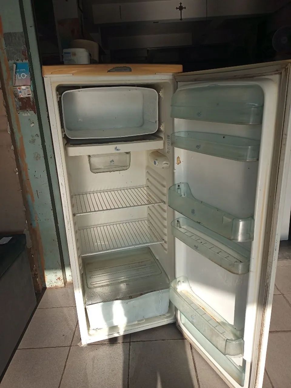 Usada geladeira 310 litros Eletrolux  - Foto 2