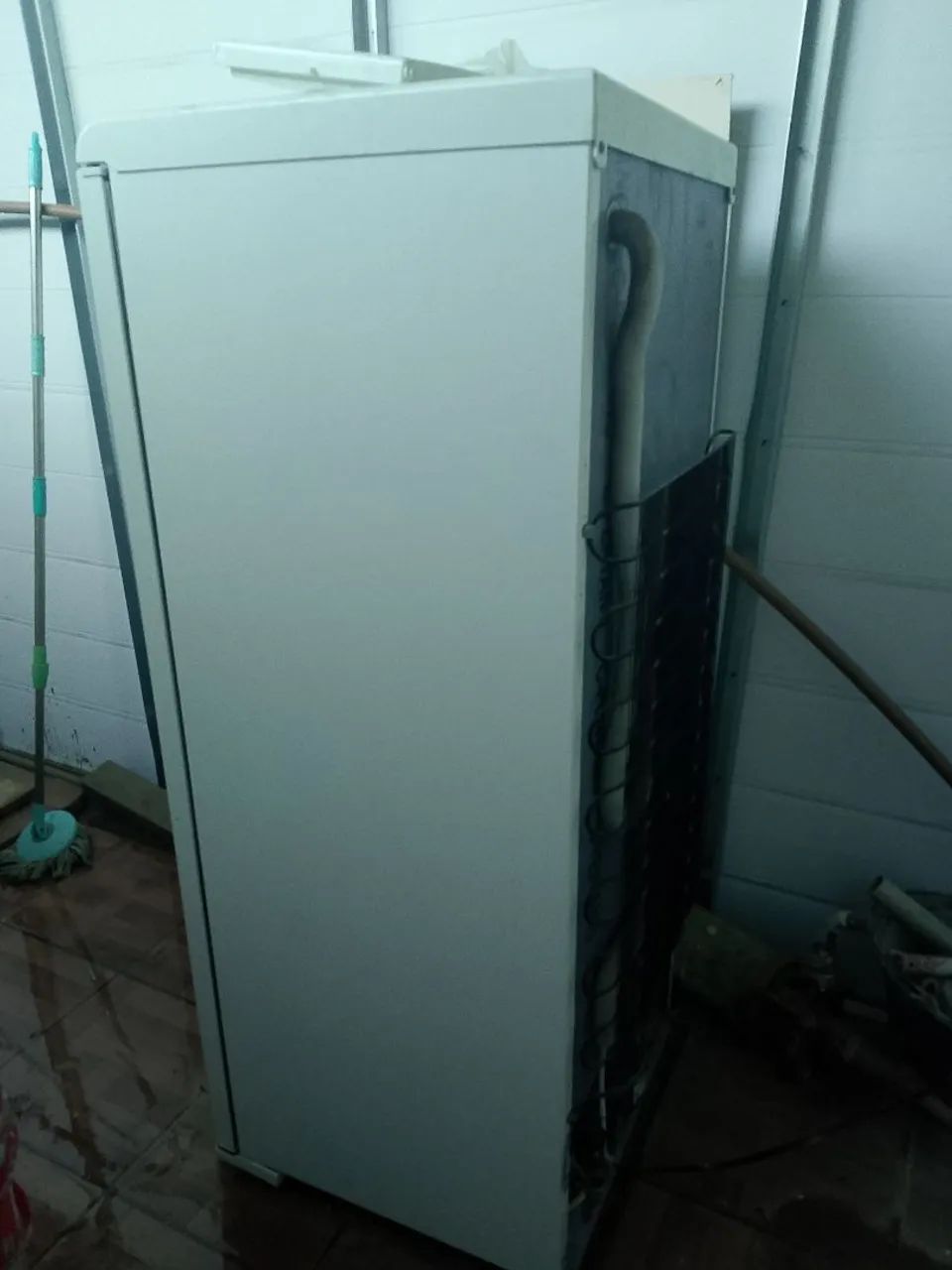 Vendo geladeira 1 porta Eletrolux l - Foto 2
