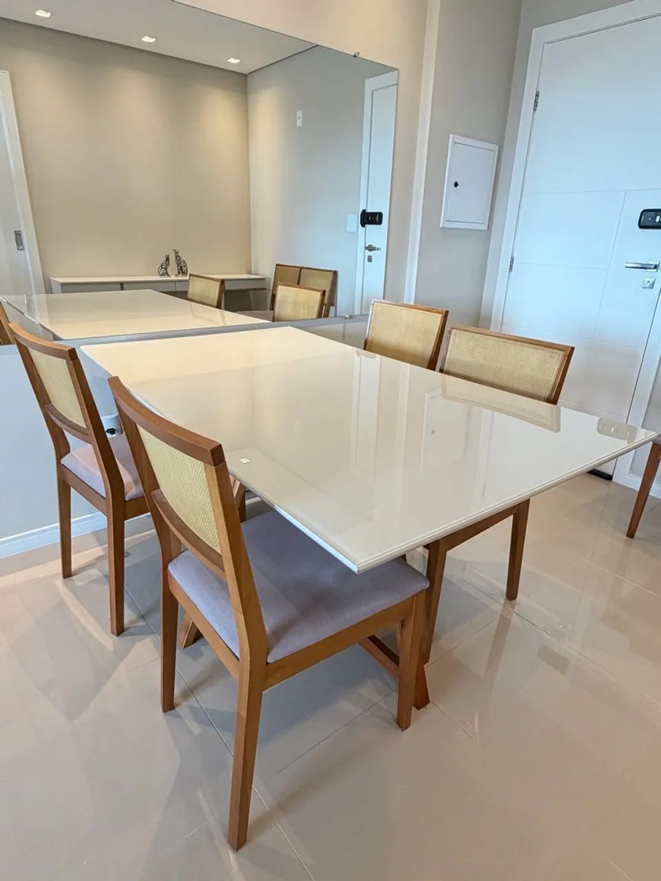 Mesa de jantar 6 cadeiras 