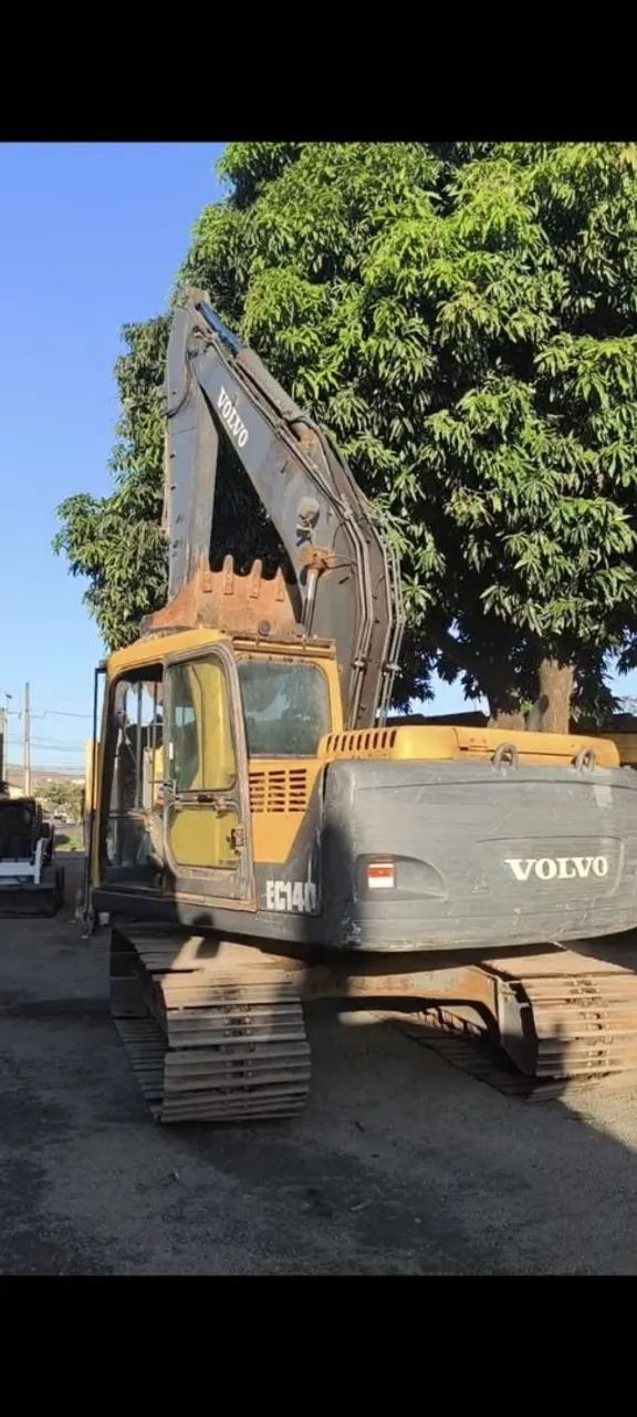 Escavadeira VOLVO EC140 Ano  2010 - Foto 3