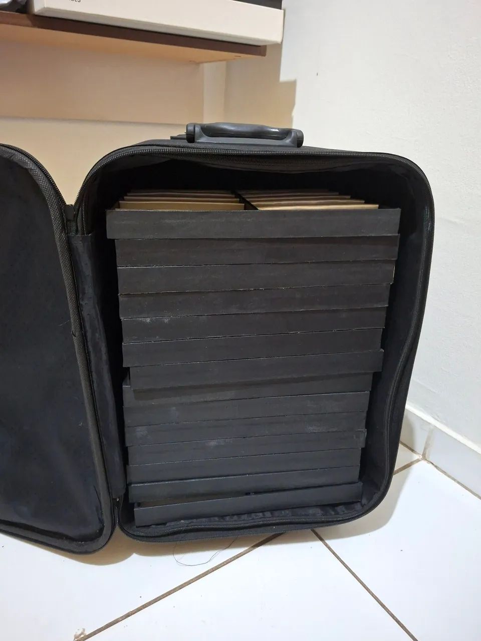 Mala Expositora Profissional - 14 Gavetas (Mostruário para óculos e joias) - Semi-nova - Foto 5