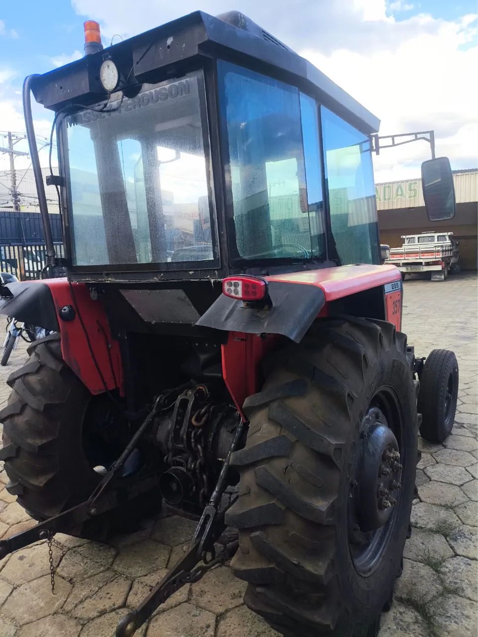Trator Massey Ferguson 265 cabinado  - Foto 6