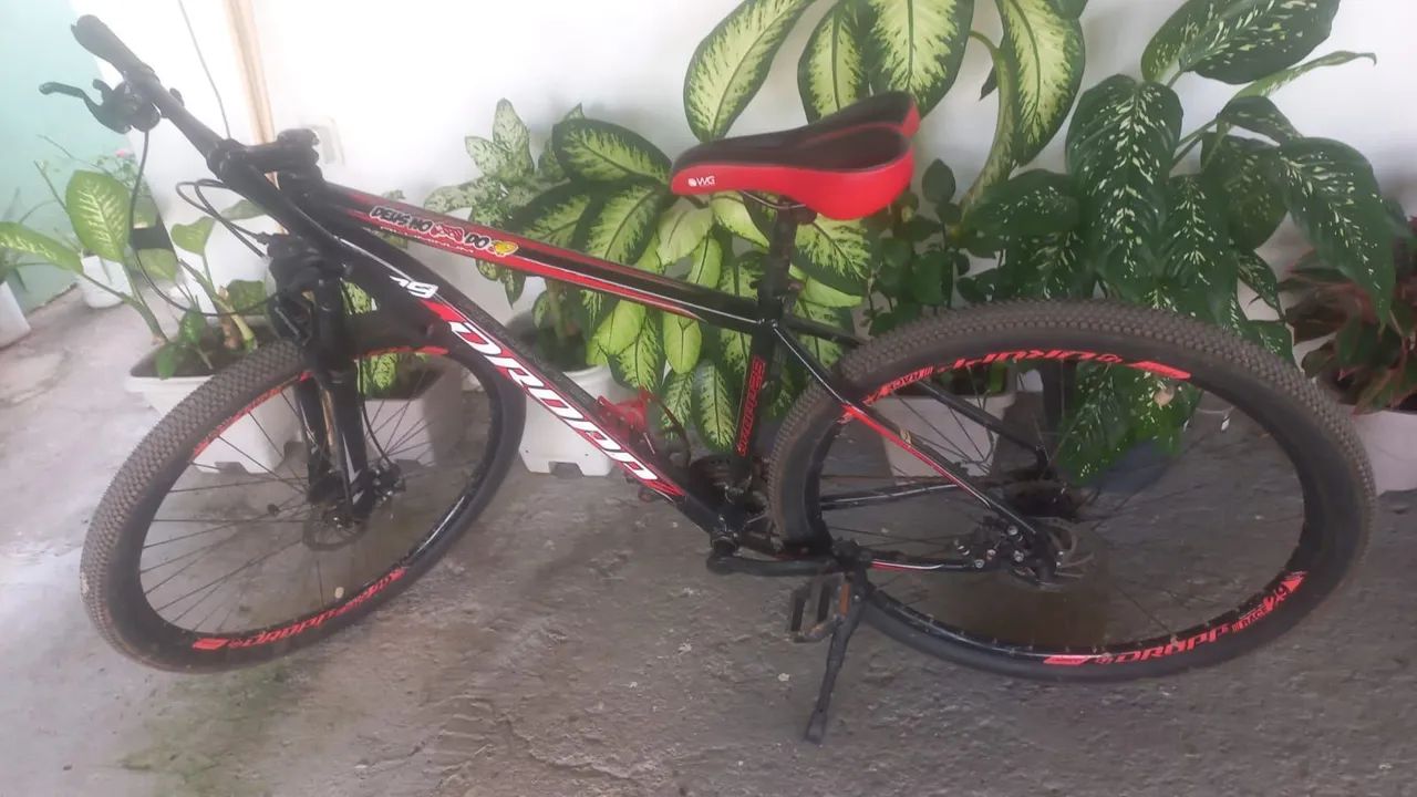 Vende-se uma bicicleta aro 29 21 marchas