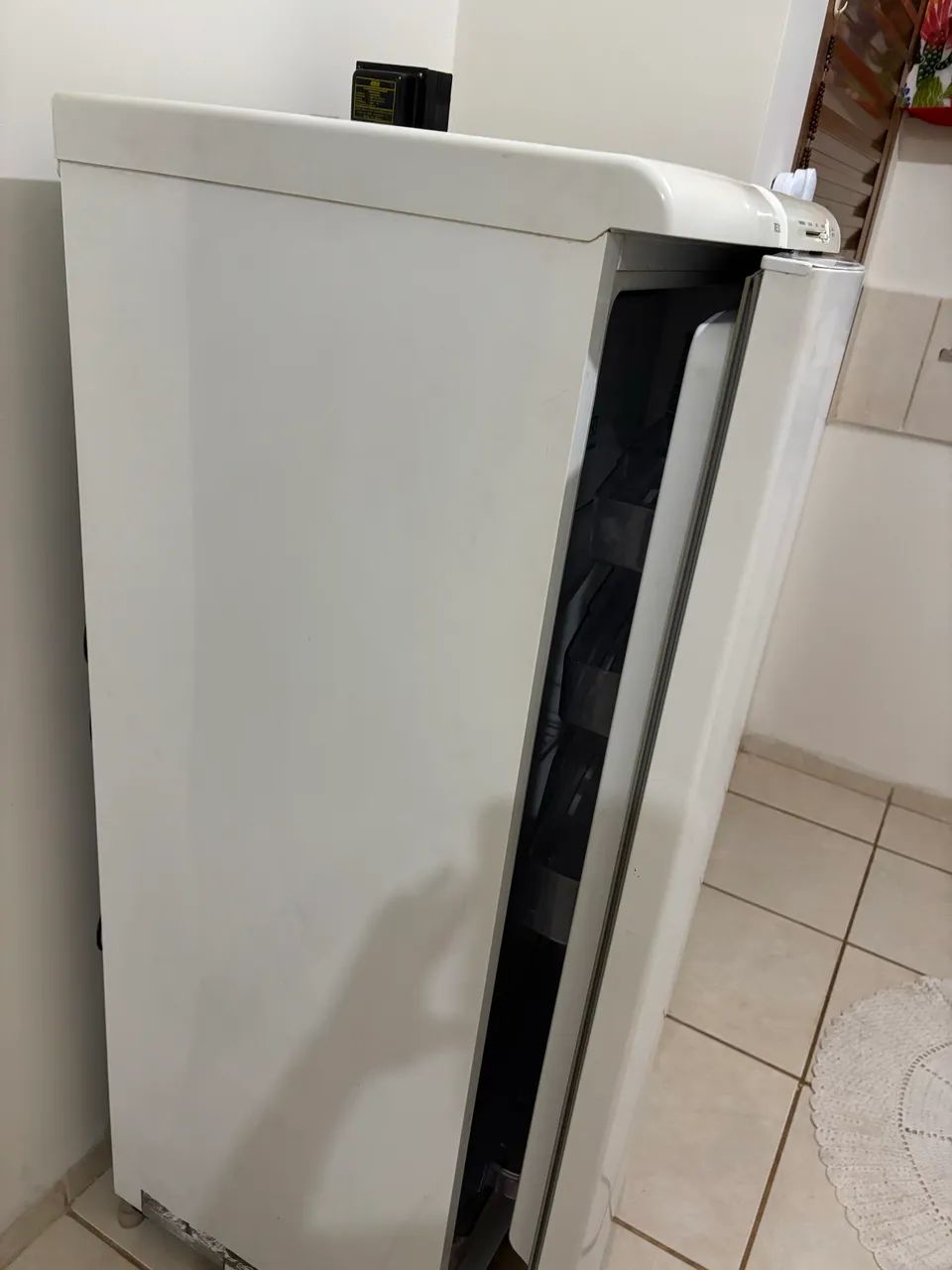 ? Geladeira Electrolux Semi Nova - Oportunidade! ? - Foto 3