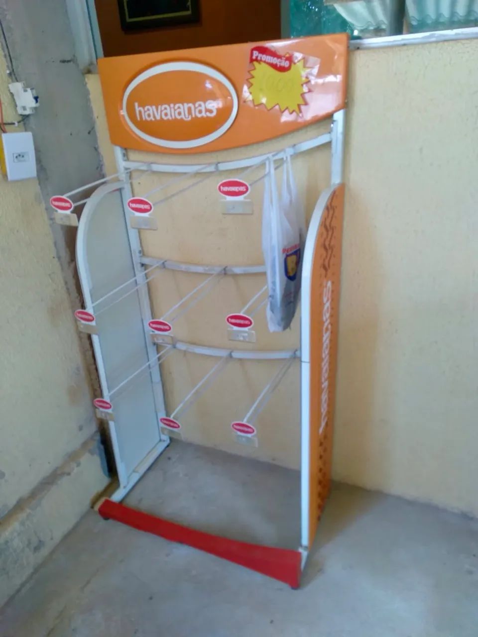 expositor de parede/torre para calçados  - Foto 3
