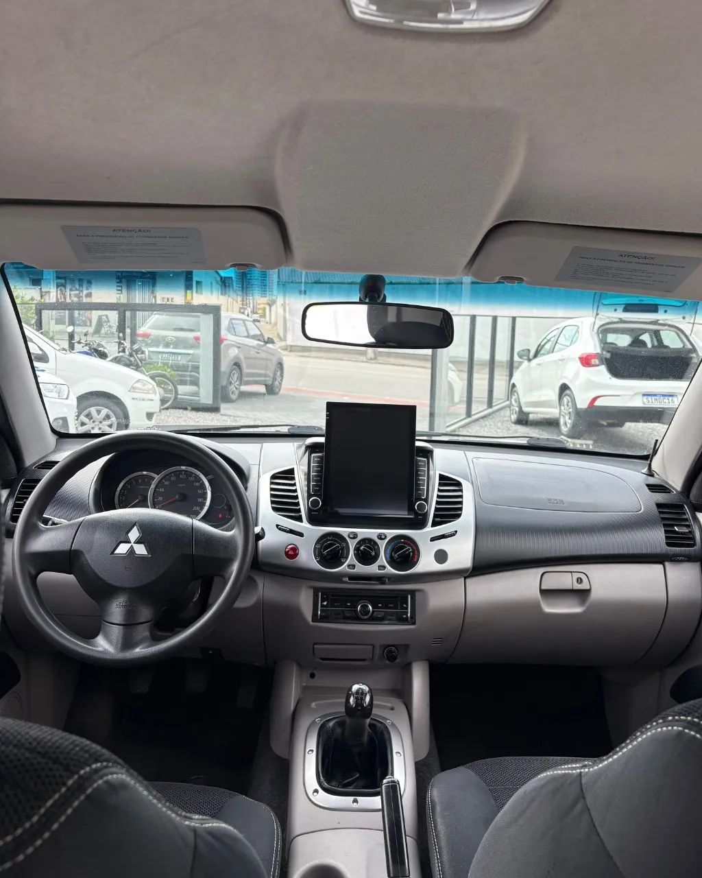 Mitsubishi L200 Triton HLS 2.4 Flex 16V CD Mec. 2016 - Foto 5