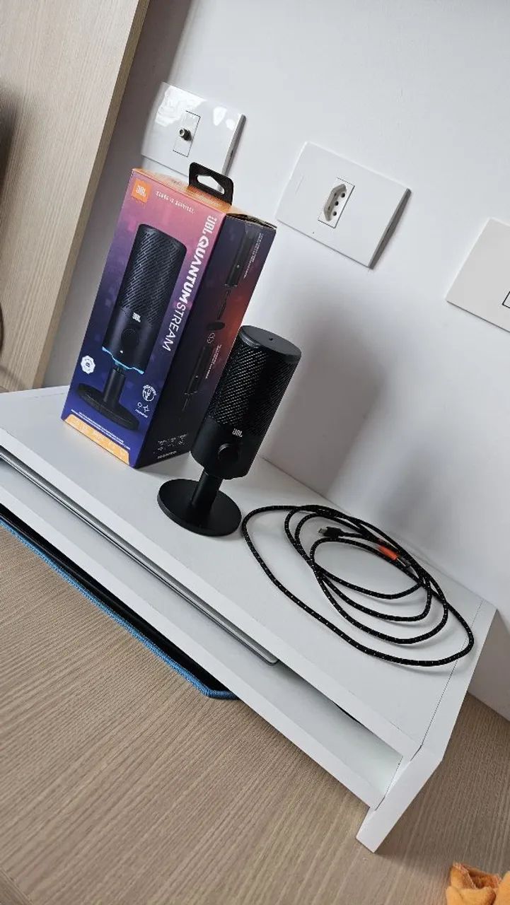 Microfone Condensador Quantum Stream Studio JBL Preto415985832476037122