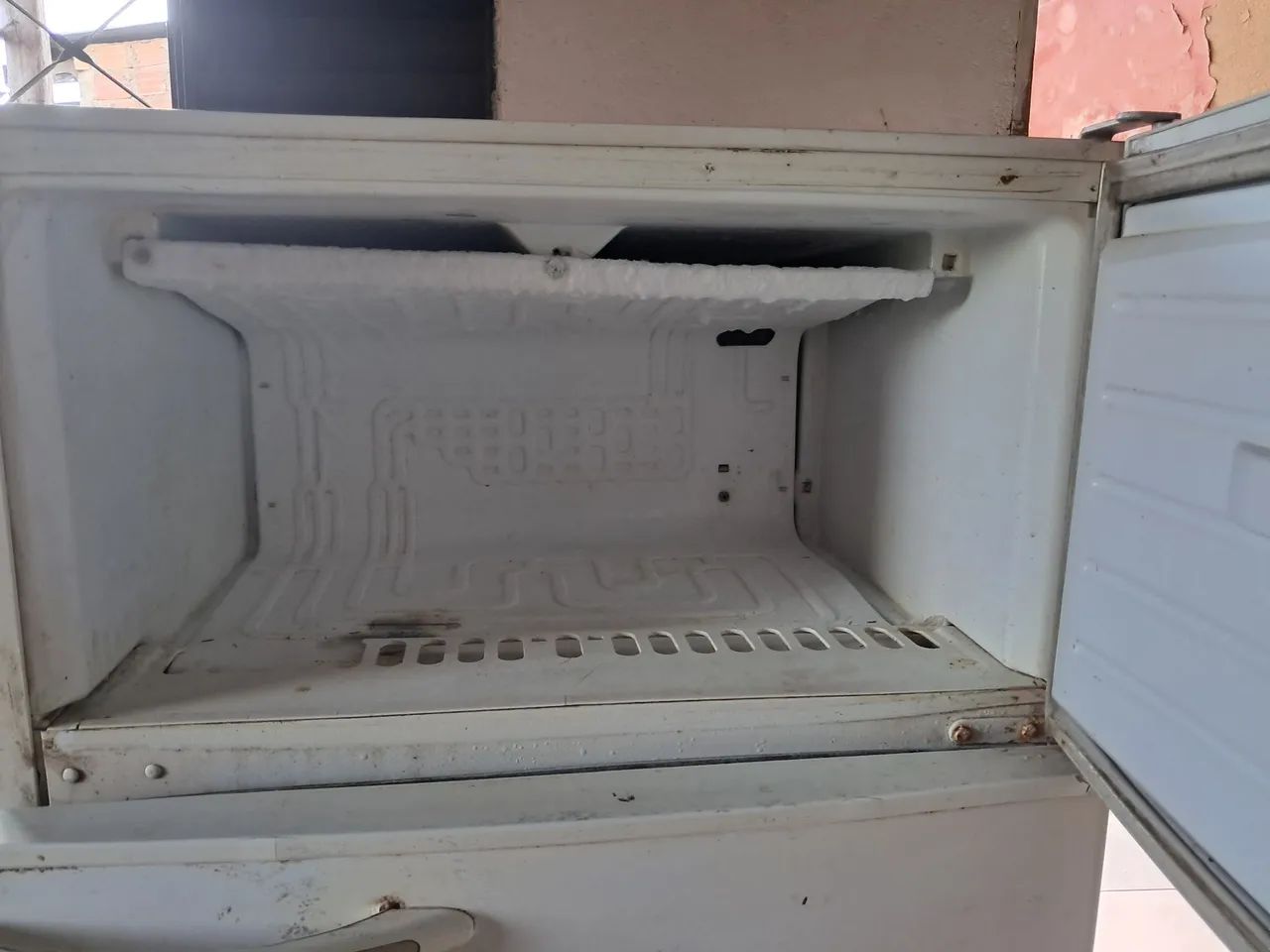 Geladeira R$: 300,00 - Foto 2