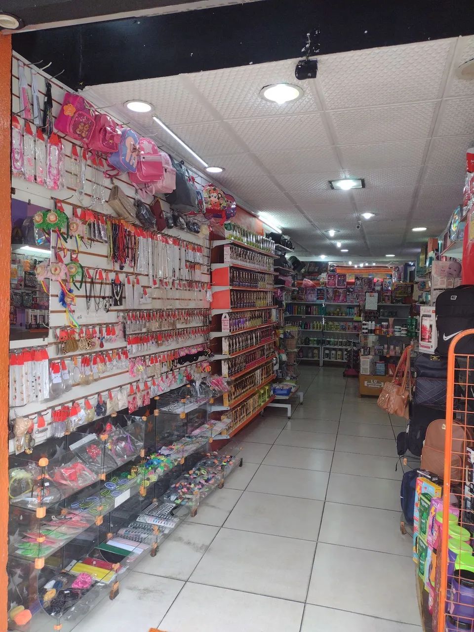 Oportunidade  urgente.!!Passo Loja de cosméticos bijuterias e brinquedos  - Foto 2