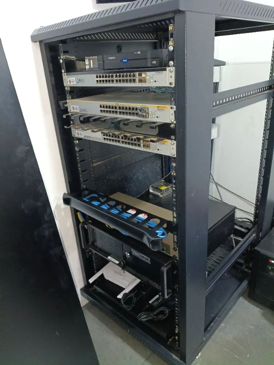 CFTV | Câmeras | Cabeamento de Rede | Rack | Pequenos Reparos Elétricos