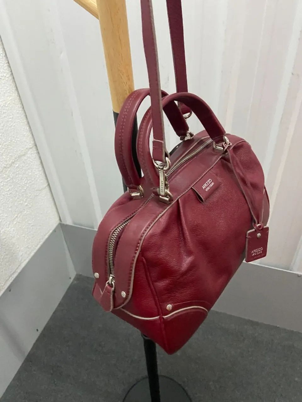 LINDA BOLSA EM COURO DA AREZZO NOVA COM ETIQUETA  - Foto 2