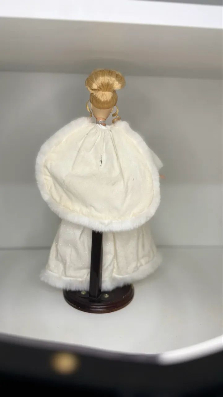 Boneca Barbie Cinderella Holliday 2004  - Foto 3