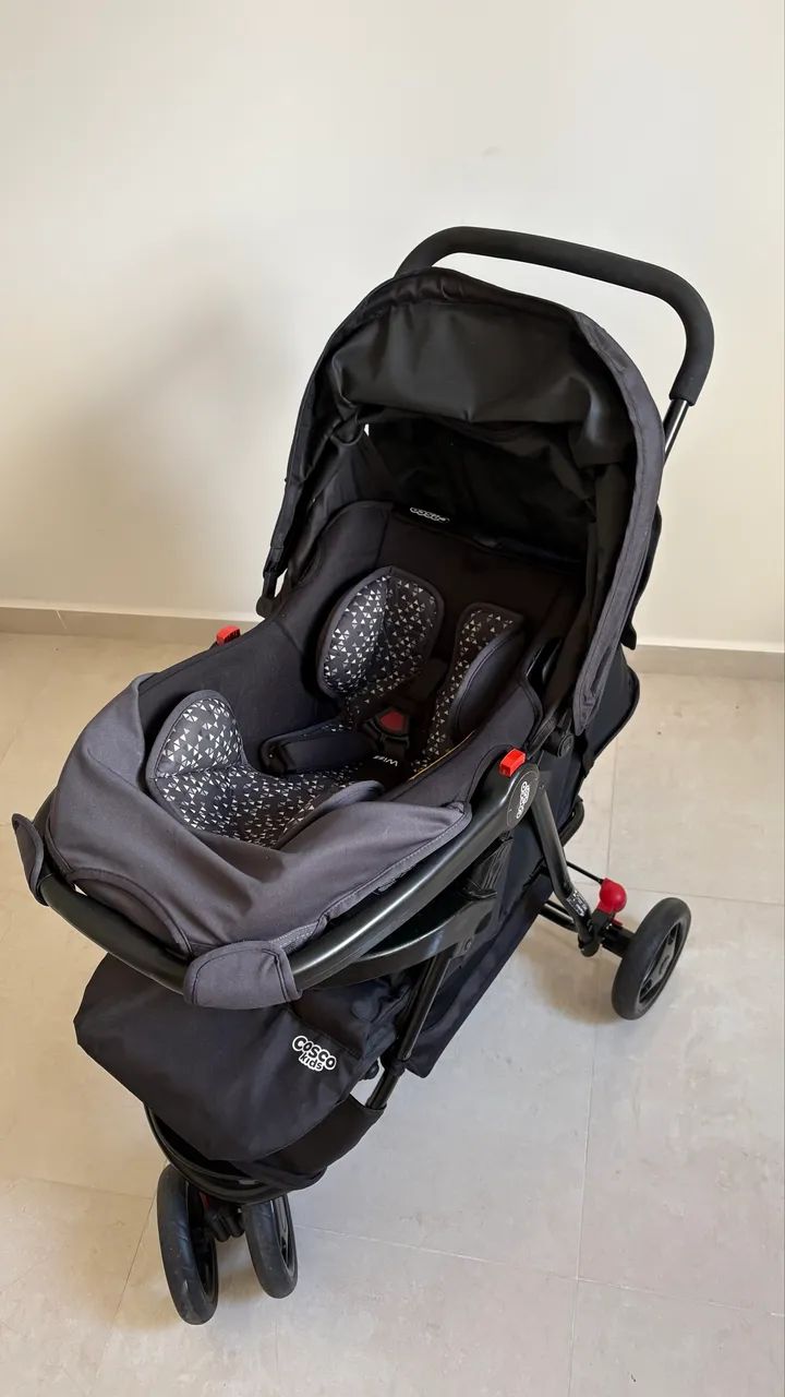 Bebê conforto e carrinho de passeio Cosco