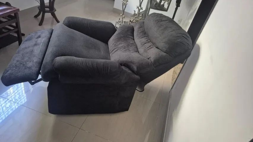 Poltrona reclinável preta  - Foto 2