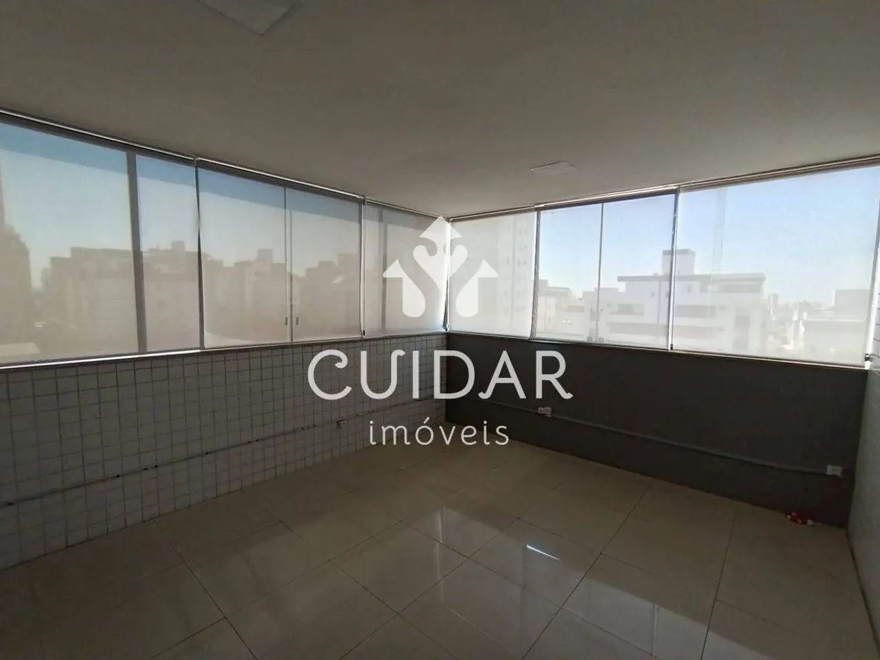 Sala de 36 m² para alugar no Castelo