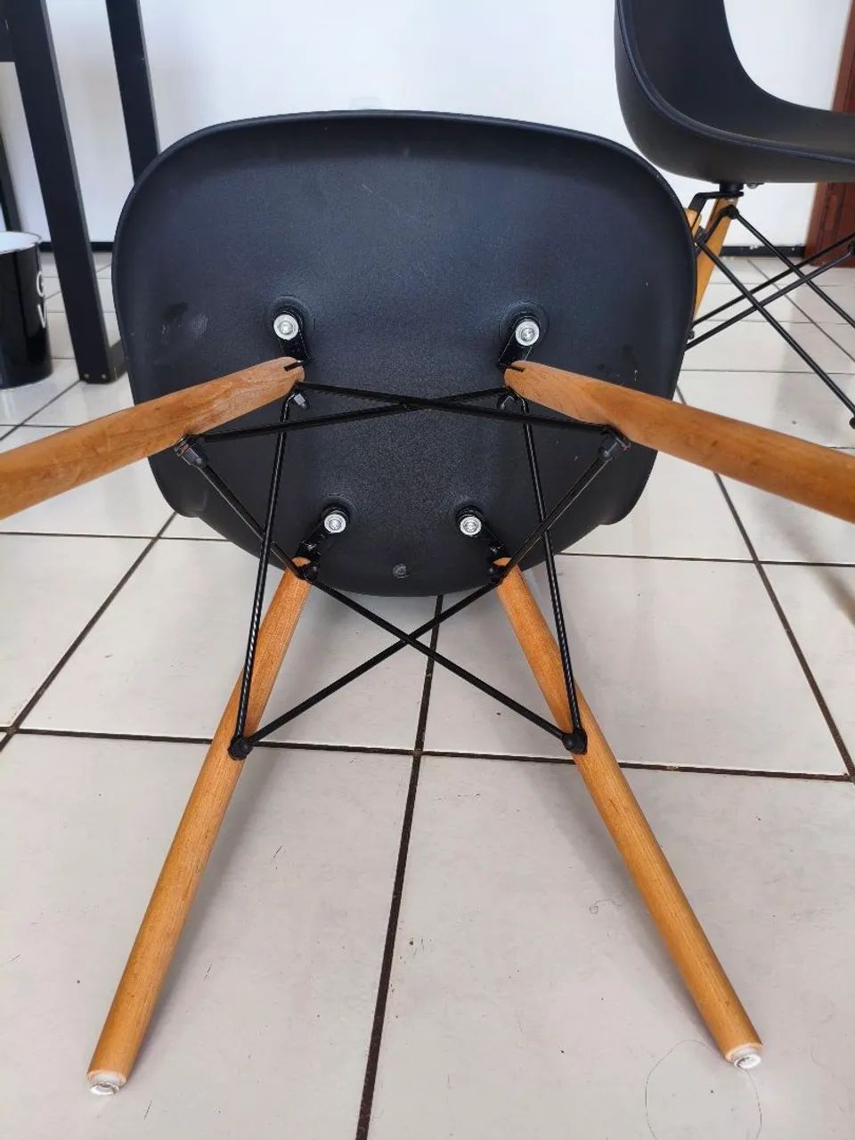 Vendo cadeira preta - Foto 3