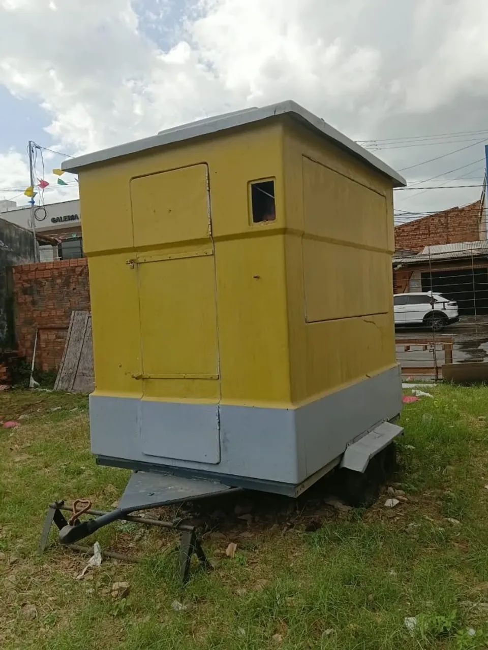 Vendo R$4.000 - Trailer/ Quiosque Móvel 2,10m x 1,50m com Rodado Duplo - Excelente Estado