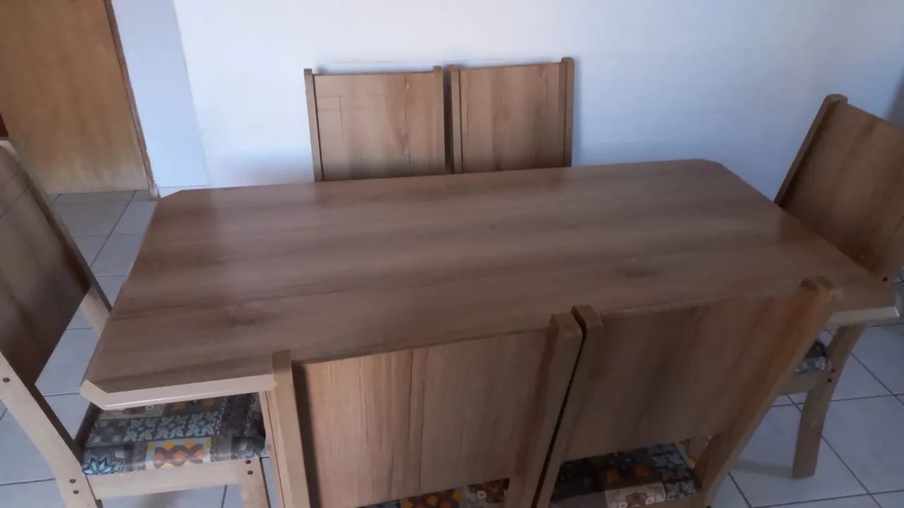 Mesa com 6 cadeiras - Foto 2