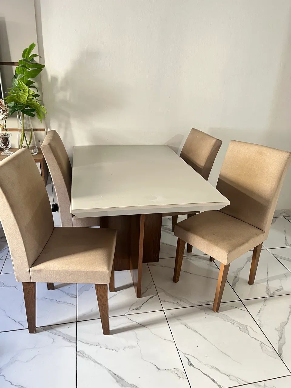 Sofá com 4 cadeiras  - Foto 2