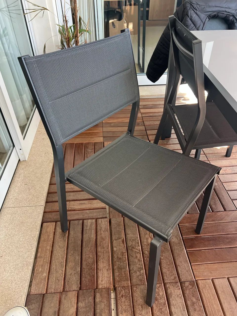 Mesa externa com vidro temperado + 6 cadeiras - Foto 3