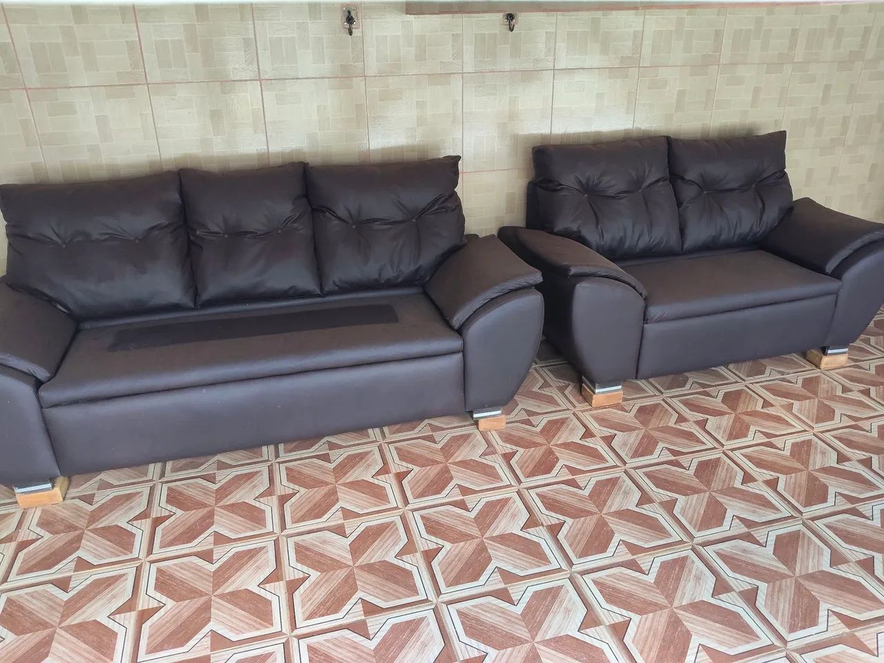 Vendo este lindo sofá de 5 lugares em perfeito estado de conservação 
