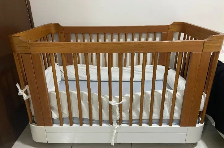 Berço Evolutivo 3 em 1 Niddo Padrão Americano com Colchão - Ótimo Estado