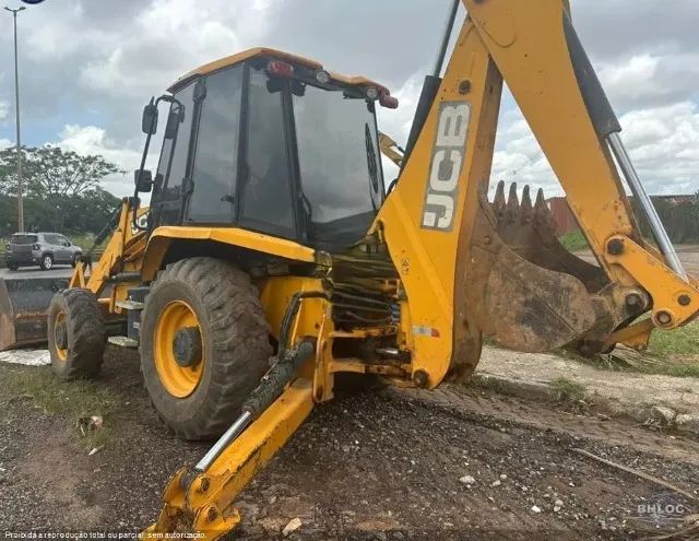Retroescavadeira JCB 2017