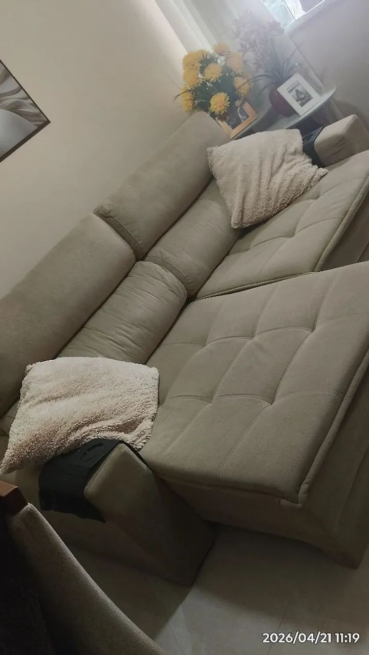 Selling a 4-seat reclining sofa in excellent condition. Pickup only.436600627990384642