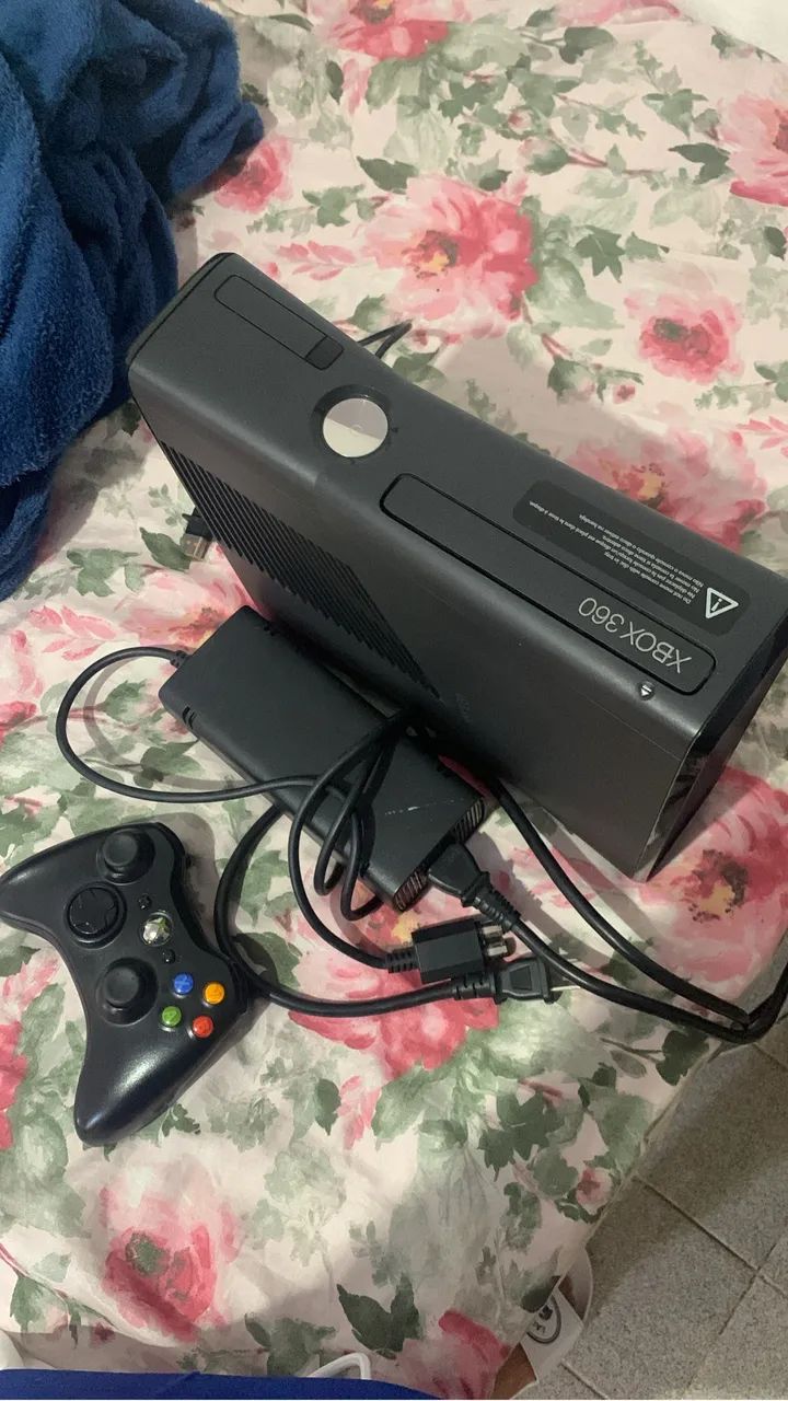 Xbox 360 desbloqueado,  HD externo com GTA V e red dead 