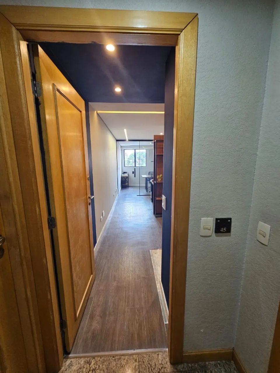 SALA COMERCIAL MOBILIADA E DECORADA NO CHAMPAGNAT - Foto 2