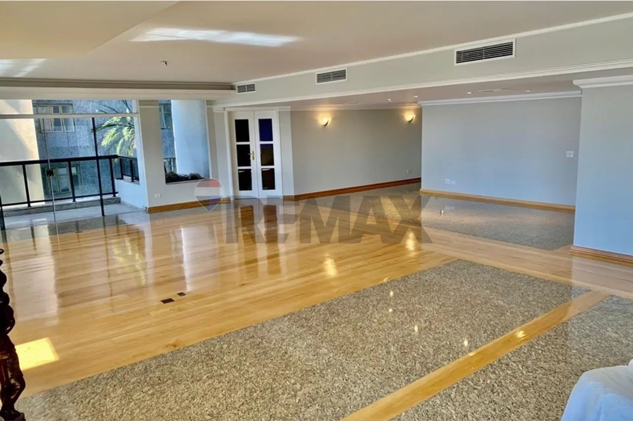 4 suítes e 4 garagens