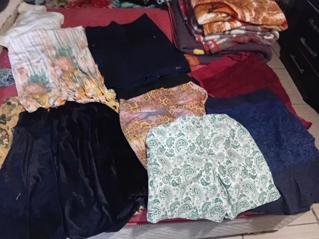 Lotinho de roupas pra brecho - Foto 3
