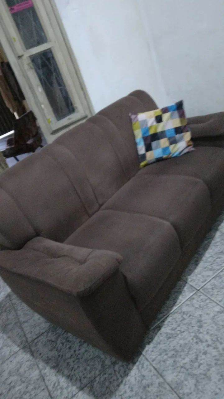 Sofá 3 lugares Aveludado  - Foto 2
