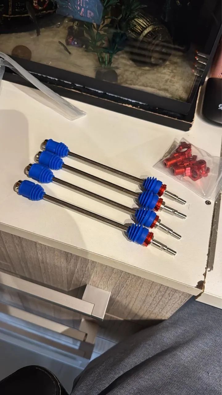 Traxxas revo convertida 4s 2200kv completa - Foto 3