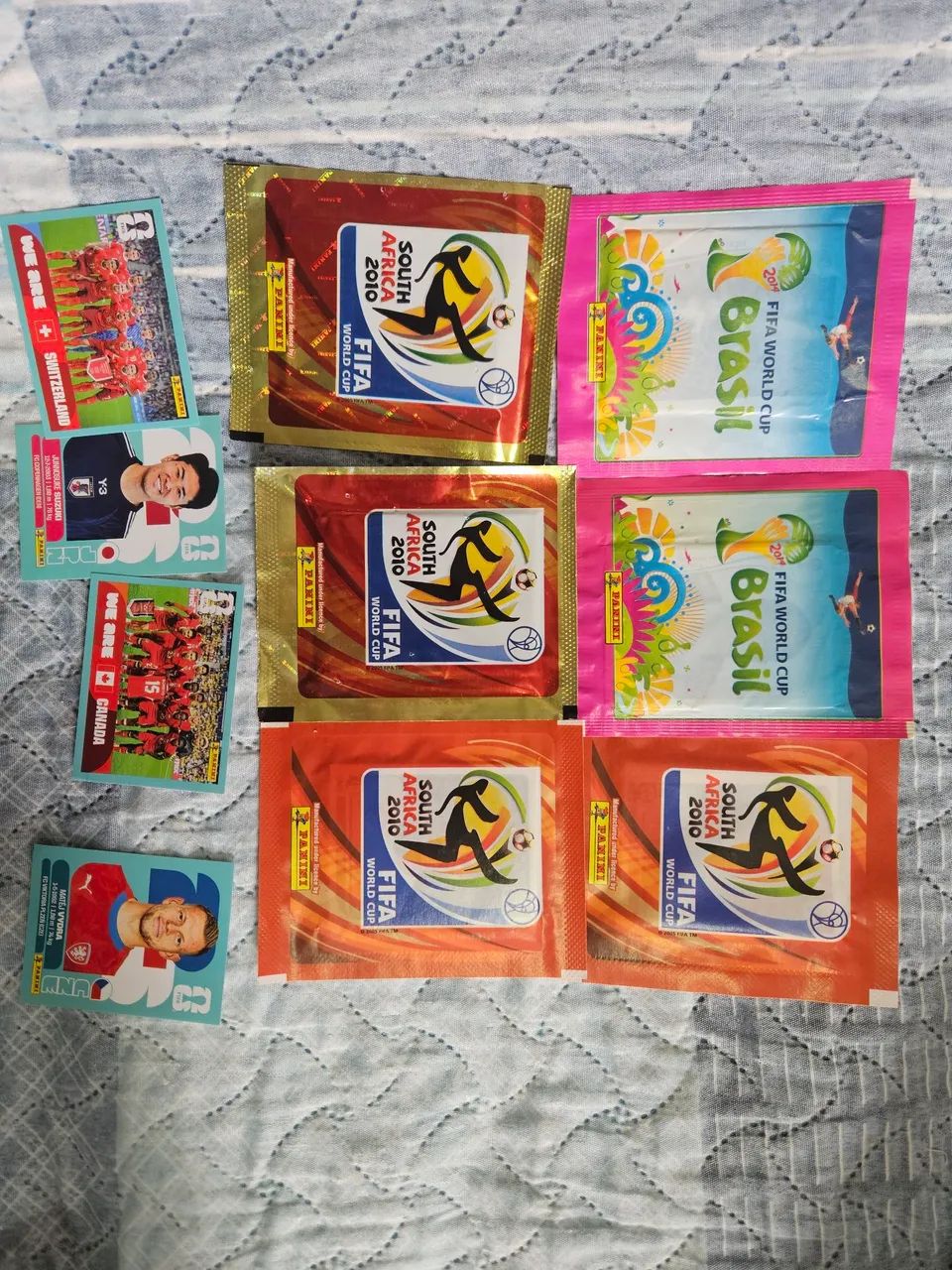 Pacotes e figurinhas copa