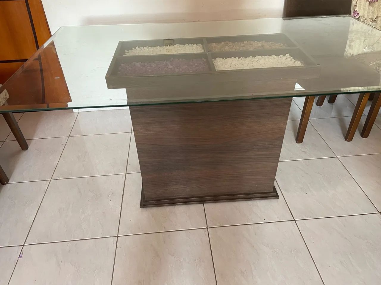 Vende-se Mesa vidro com 6 cadeiras - Foto 4