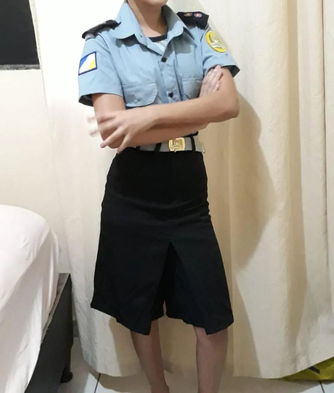 Vendo Camisas  e Saía Militar Semi novas. - Foto 2