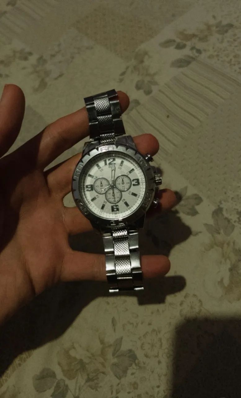 Relógio de quartzo branco - nunca usado - Foto 3